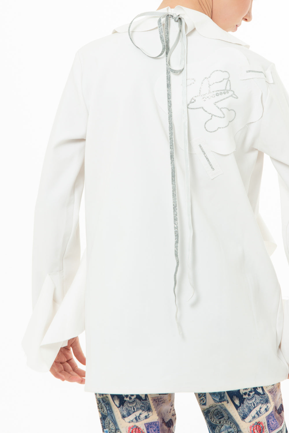 Shirt with a frill